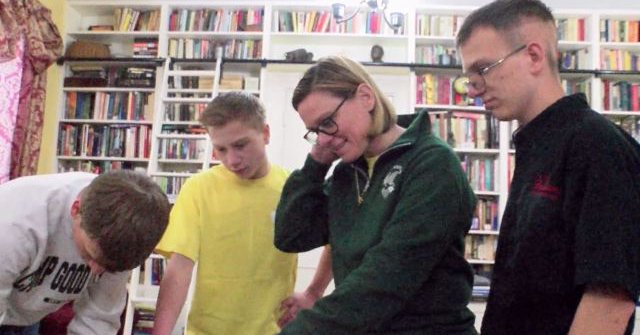 Tweet card summary image