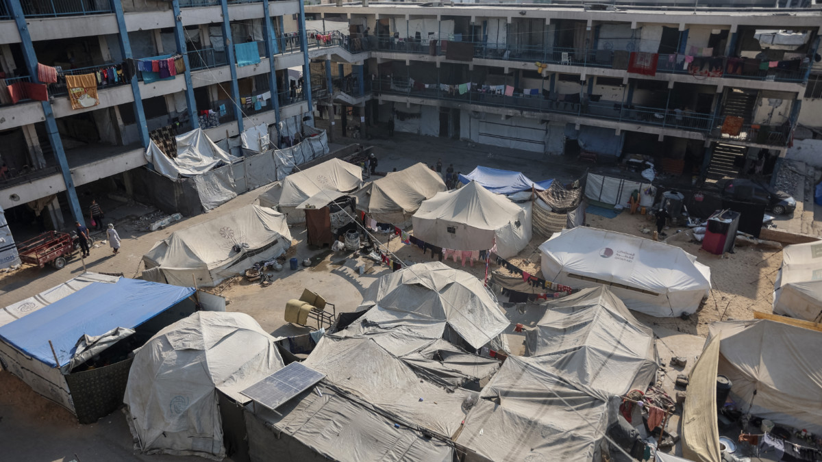 ragipsoylu's tweet card. Egypt wants to negotiate handover with Hamas, while Turkey calls for more UN oversight of peacekeepers