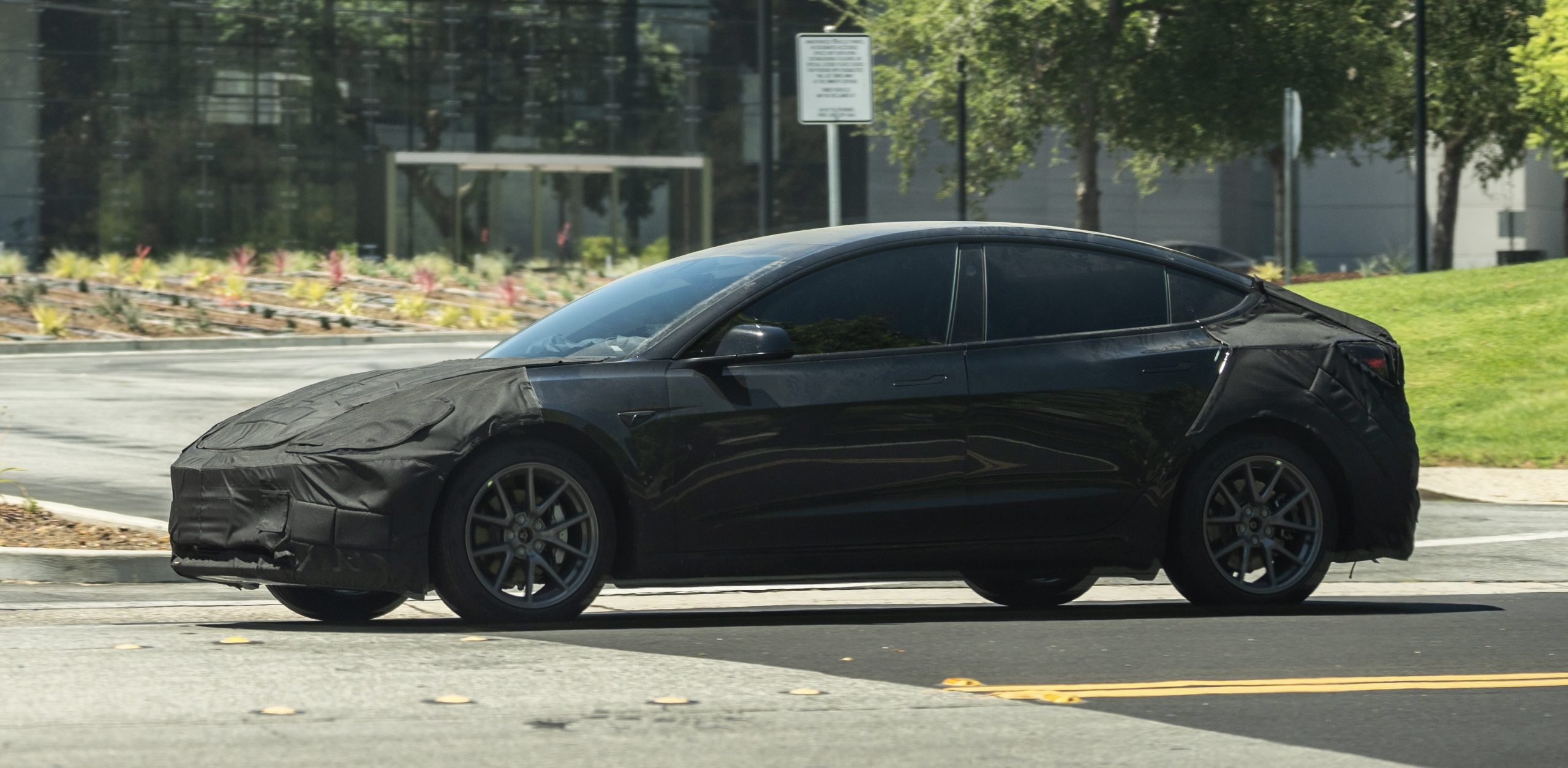 TeslaOwnersEBay's tweet card. Tesla’s Model 3 refresh known as Project Highland has taken a bit of a back seat to the Cybertruck recently, which is nearing production and has been spotted on public roads on an almost daily […]