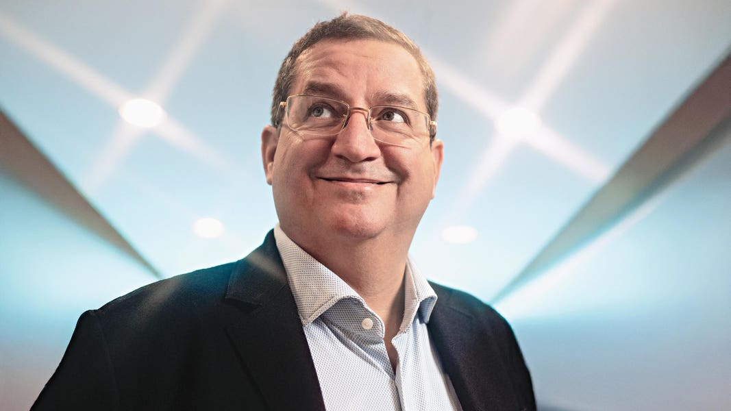 Forbes's tweet card. Abel Avellan is taking on SpaceX and Jeff Bezos’ Project Kuiper in the battle to provide broadband satellite internet directly to your smartphone.