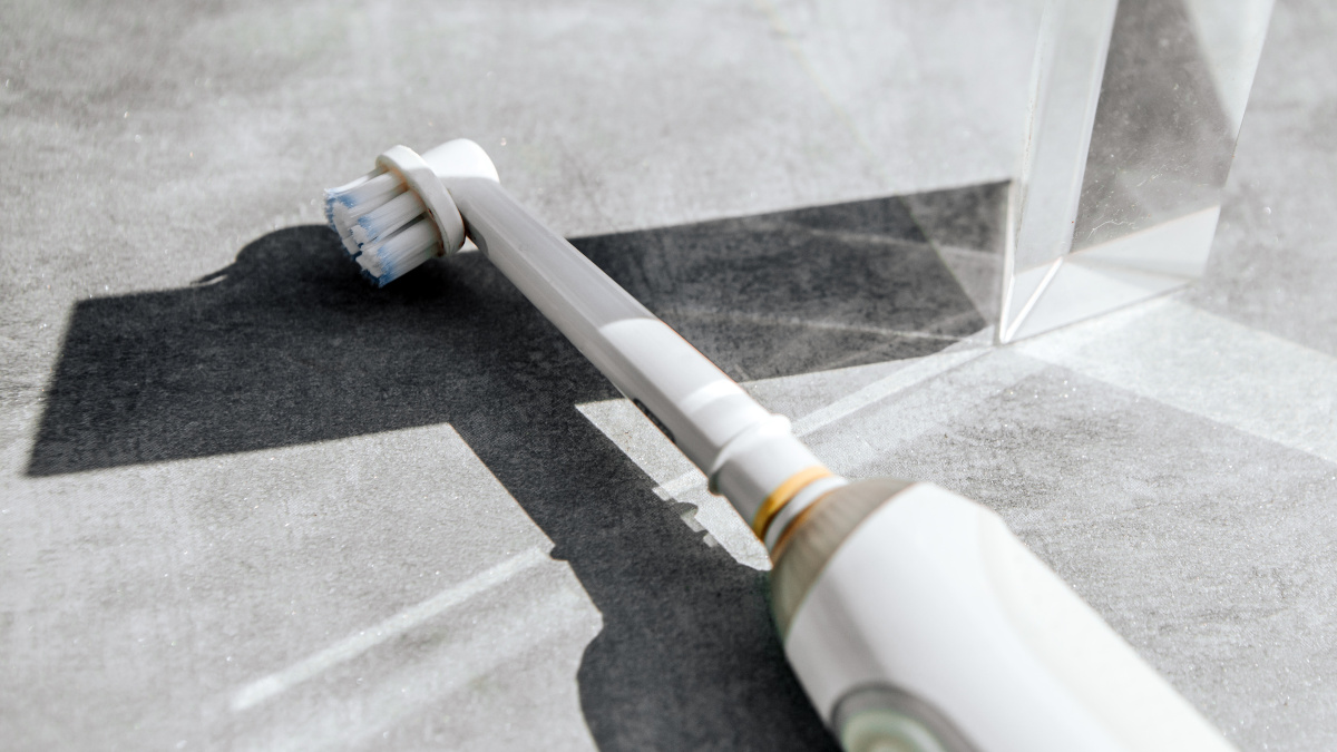 Malwarebytes's tweet card. Your essential guide to toothbrush security.