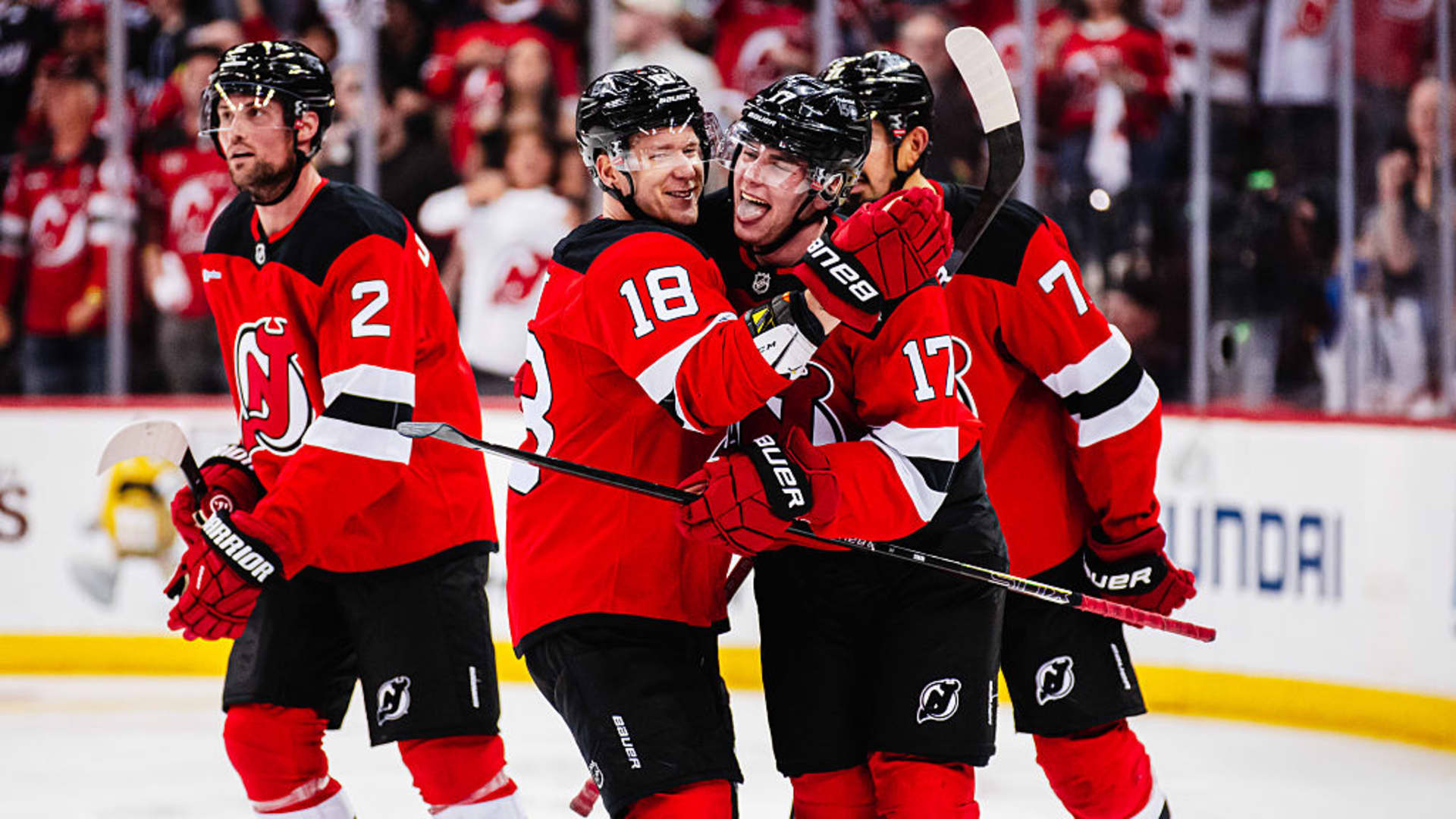 CommentatorFC's tweet card. Twenty percent of billionaire families own controlling stakes in sports teams, up from 6% in 2022, per a new J.P. Morgan survey.