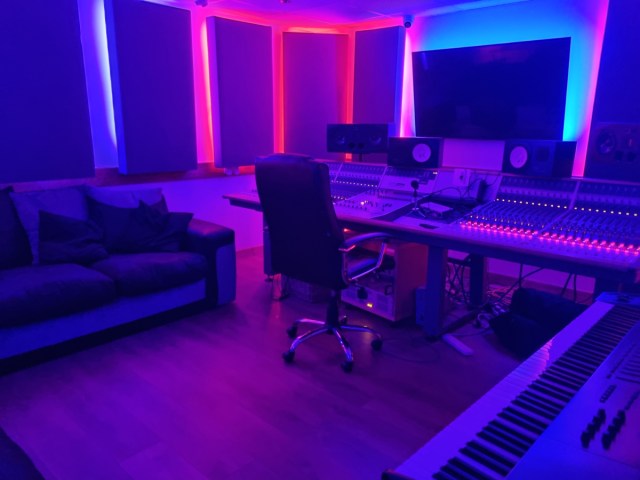 TipsManPR's tweet card. Beatsabar Music Project has had a complete refurb during the Lockdown period, thanks to the SESF fund and National Lottery Community Fund. Based on the Newhampton Art Centre, in the city centre, th…