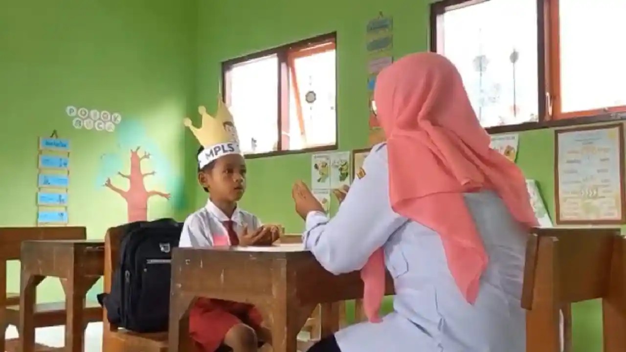 SuaraTrenggalek's tweet card. Nasib puluhan sekolah dasar (SD) negeri di Kabupaten Trenggalek memprihatinkan dalam proses Sistem Penerimaan Murid Baru