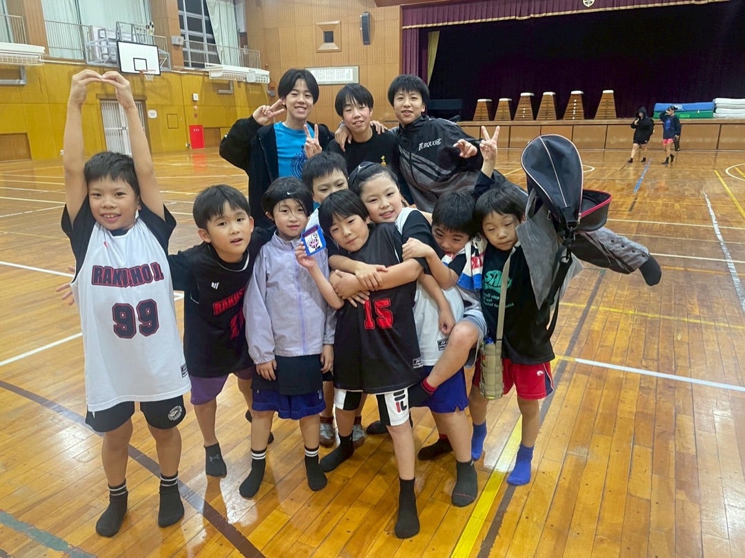 yokideai1's tweet card. 今日は楽笑Jr.BASICコースの練習日。半面が空いていたので、日進TURQUOISEのメンバーが自主練に来てくれました。少しの時間でしたが、BASICコース…