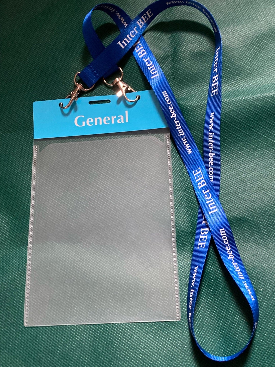 sh_Tamagotchi2's tweet card. interbeeレポートPart3今回はもらったノベルティのご紹介なんですが、今回もらったノベルティ数が想定を上回り、ceatec超えの数となったのでバック系…