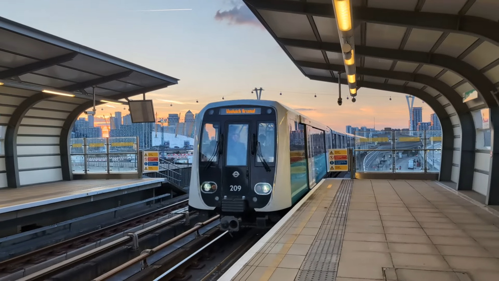LondonBusForums's tweet card. The DLR extension Thamesmead project is set to transform southeast London, with government approval bringing faster journeys, new homes, and thousands of jobs to a previously isolated community.