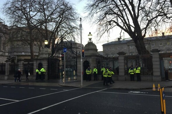 fireelement71's tweet card. A number of roads will be closed as marchers head for Leinster House.