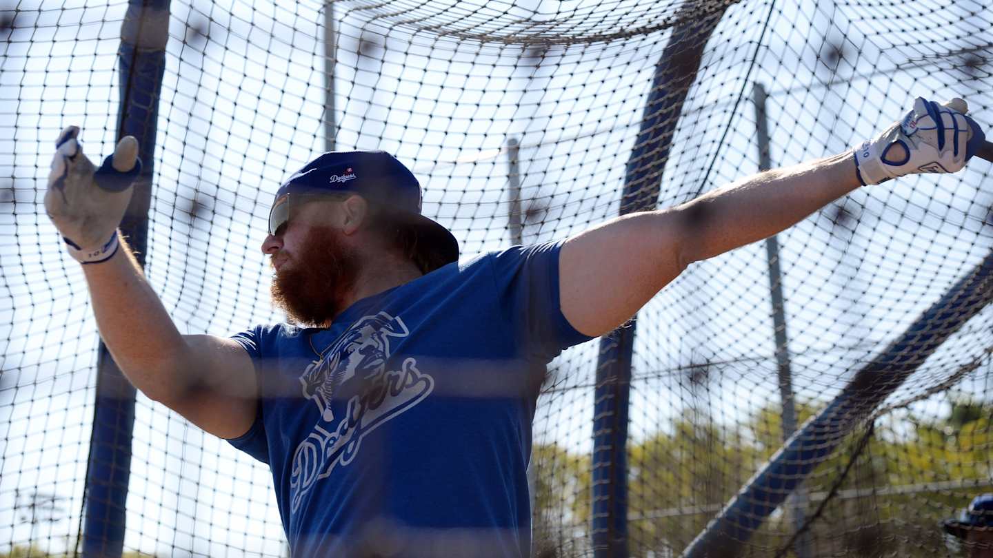 Howard_Cole's tweet card. While it should go without saying, I'll say it anyway: the third baseman's value to the Dodgers goes well beyond what can be seen in a stat line.