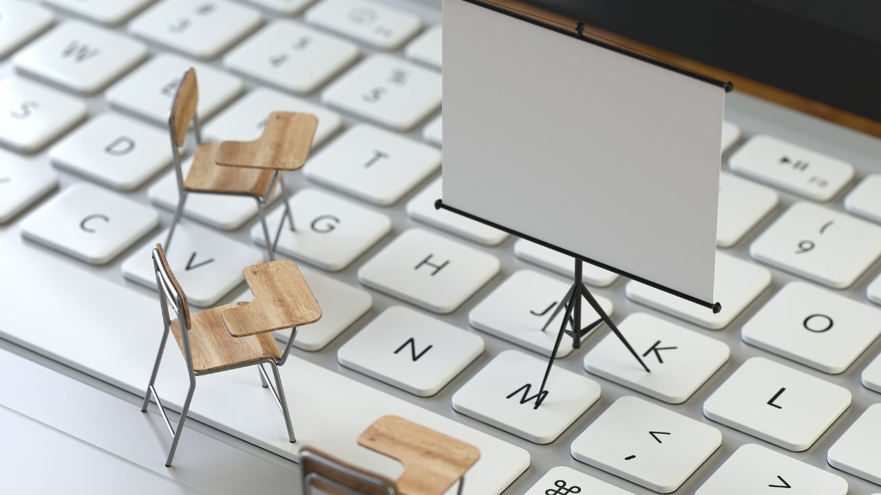 _codestack's tweet card. Aprende cómo personalizar la formación de tu empresa para alinearla con tus objetivos y mejorar la competitividad de tu equipo.