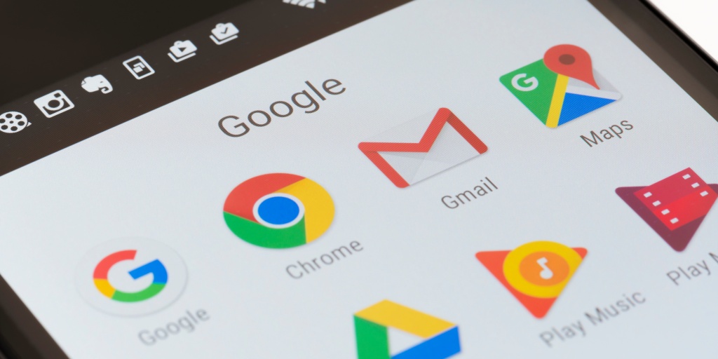 MeMyselfUndIT's tweet card. Clicking on the malicious links could give hackers control of your Gmail account and access to all of your banking, commerce and social media sites.