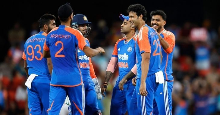 Divya_Bhaskar's tweet card. સિરીઝમાં 2-1થી આગળ; સુંદરે છેલ્લા 8 બોલમાં 3...