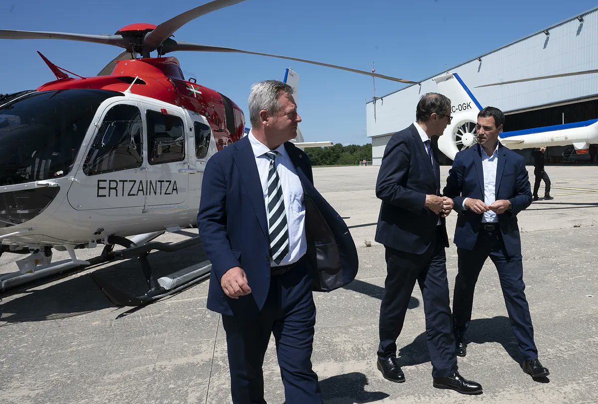 elmundoes's tweet card. La asociación Sarrea Euskal Udalekuak que organiza los polémicos campamentos para niños en Bernedo mantienen su criterio de que niños y niñas adolescentes se duchen juntos y...