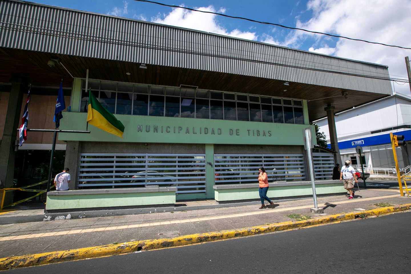 nacion's tweet card. Sindicatos de la Municipalidad de Tibás irán a huelga desde el 28 de noviembre por reajuste salarial del 3,25% aprobado en julio