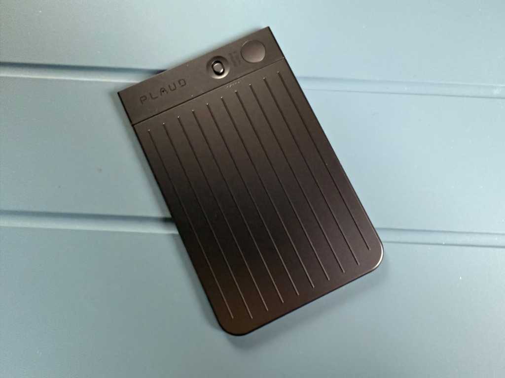 pcworld's tweet card. The Plaude Note Black is a compact voice recorder with built-in AI for automatic transcription.