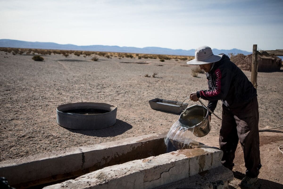 Lavacatuitera's tweet card. (Video: 6 minutos) El procesamiento de la tonelada de bicarbonato de litio es desmesurado en una zona árida como la jujeña. Se precisan dos millones de litros