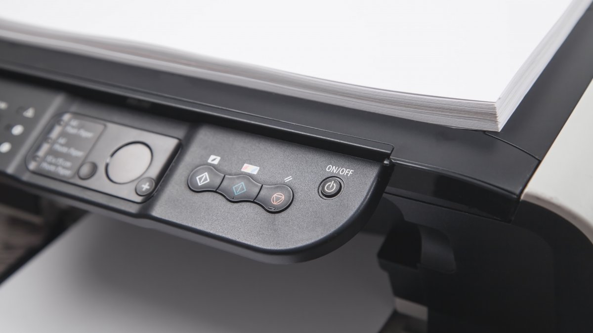 heiseonline's tweet card. Eingeschränkt arbeitende "Multifunktionsgeräte" beschäftigen zunehmend die US-Gerichte. Canon konnte eine Sammelklage abwenden, für HP sieht es schlechter aus.