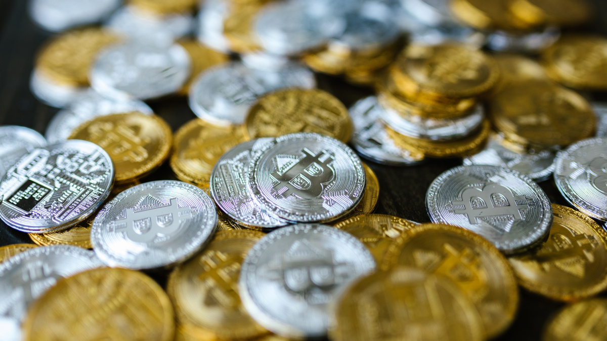 golem's tweet card. Viele Kryptowallets sind durch eine Bitforge genannte Gruppe von Schwachstellen gefährdet, mit denen sich private Schlüssel stehlen lassen.