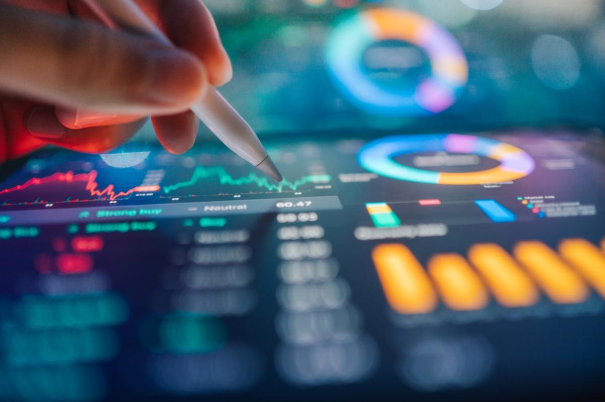 IISD_news's tweet card. This webinar examined the role of technical standards in shaping the future of the digital economy, exploring what they are, how they are developed, and why they matter for digital trade policy.