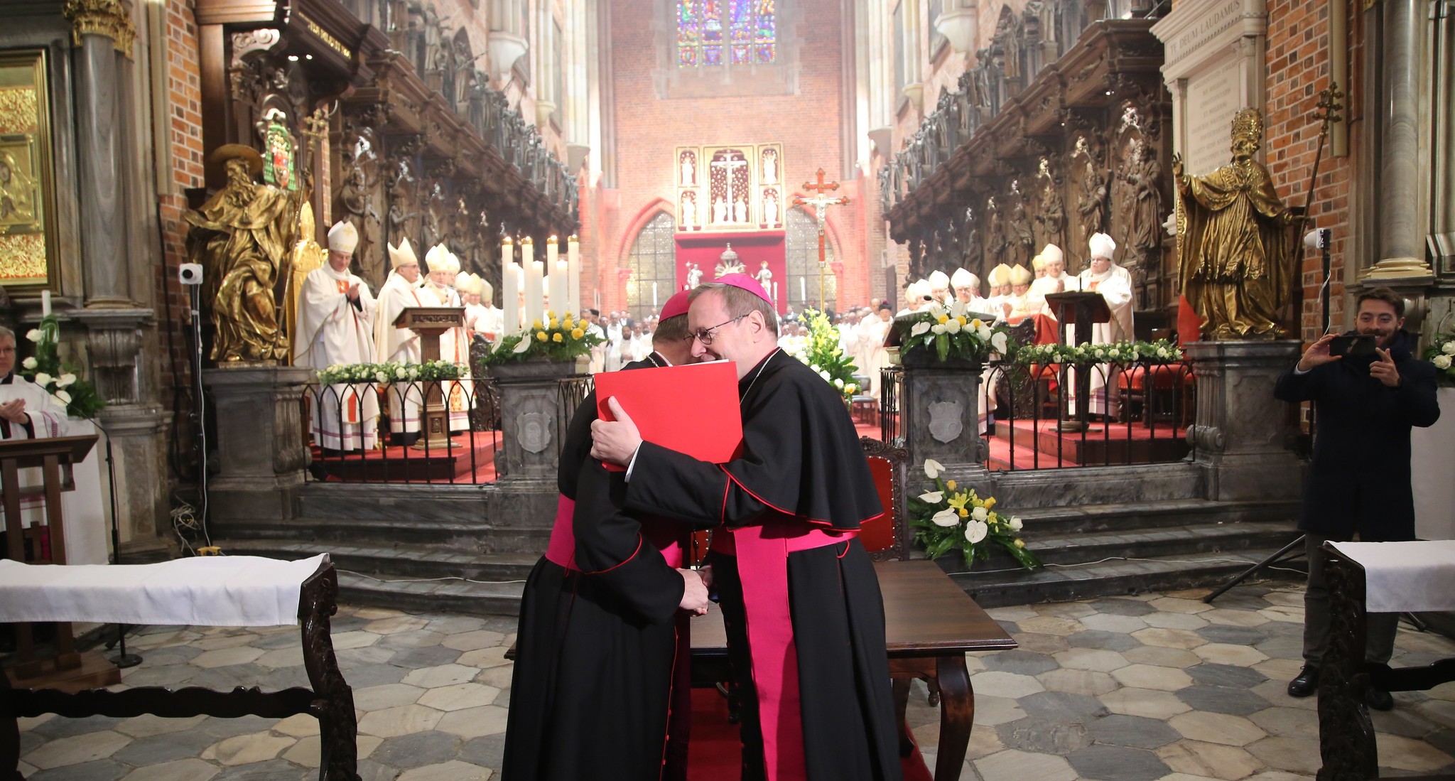 notesfrompoland's tweet card. Polish and German bishops urge "Europe to stand united" in face of "Russia's war in Ukraine"