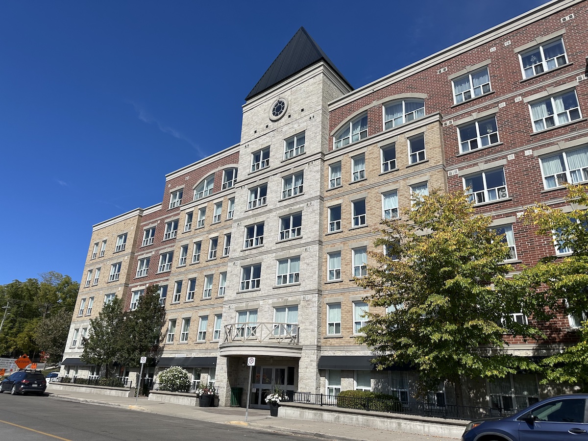 keswickproblems's tweet card. By Mike Anderson An 85-year-old man assaulted last month at Lakeside Residences, a subsidized apartment building operated by Housing York Inc.(HYI), located at 17 The Queensway S. in Keswick, is...