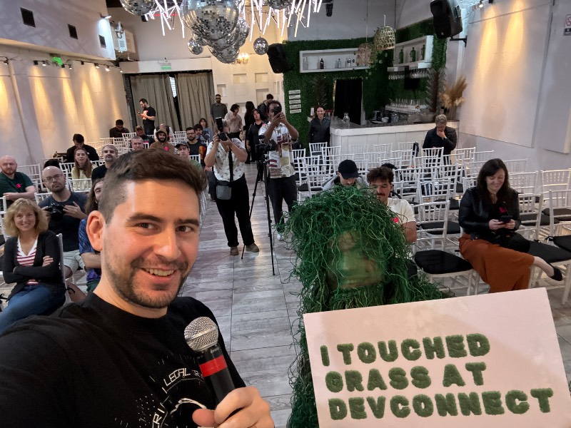 o1coby's tweet card. Check out this submission from TouchGrass! Position #110 in the chain.