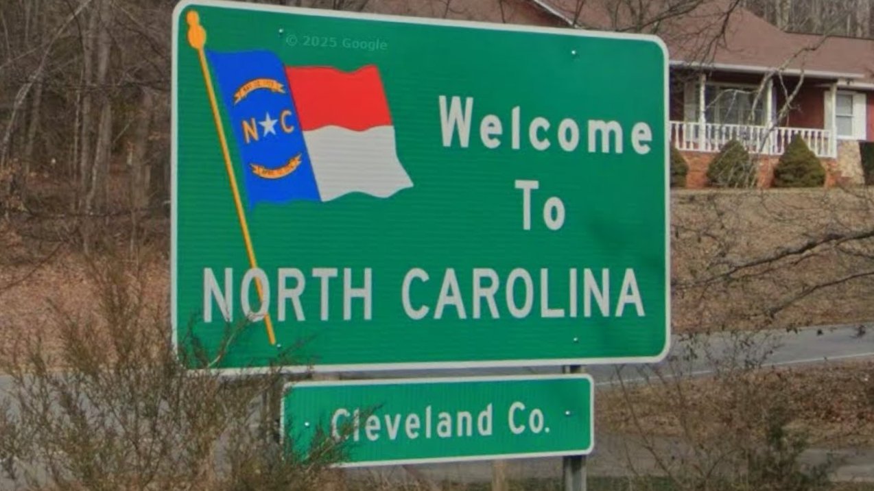 theobserver's tweet card. North Carolina has seen nearly 300,000 inbound moves in the last year, data show.