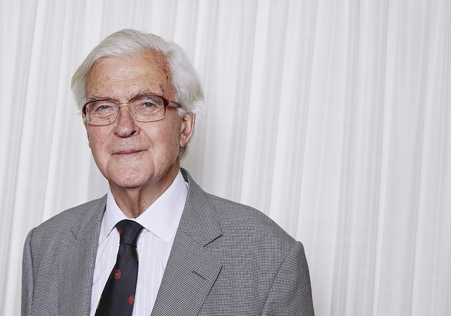 shoichirosm's tweet card. 以前、ある経営者に「キャリアの作り方」を聞いた。そして、彼が話してくれたことは、とても貴重なノウハウの一つとなった。   「キャリアの作り方、知ってるかい？」と、彼は私に聞いた。 その経営者は 「年寄りの言うこ…