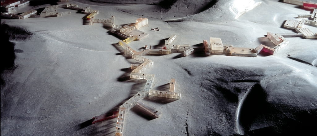 letsgetvisual's tweet card. We leven in een samenleving waarin creativiteit alom wordt gepropageerd als goed en waarin tegelijkertijd wordt bezuinigd op experimentele kunst en fundamentele wetenschap. Dat komt door onze steeds...