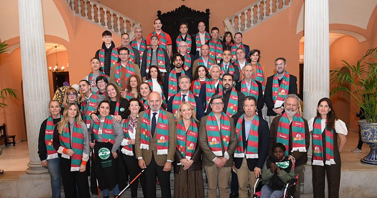 AFDLP's tweet card. Ambos representantes de Betis y Sevilla acudieron a una presentación, descartando el bético una foto de familia donde apareciese el sevillista