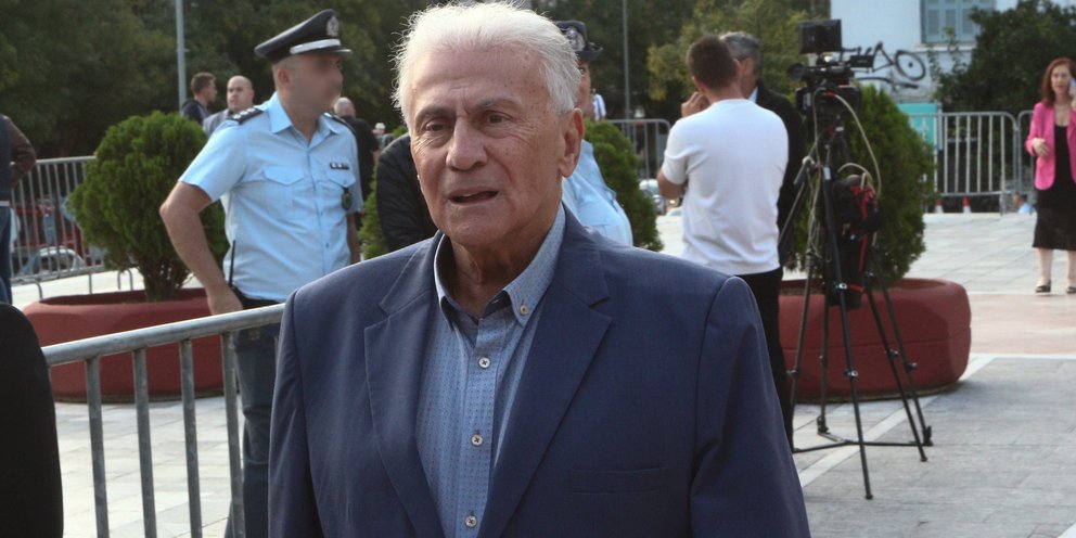 gitsakis's tweet card. Σε συνολική κάθειρξη 8 ετών καταδικάστηκε ο Παναγιώτης Ψωμιάδης, ο οποίος κρίθηκε ένοχος για απιστία και ψευδή βεβαίωση, πράξεις που συνδέονται με εικονικά έργα επί των ημερών του στην άλλοτε...