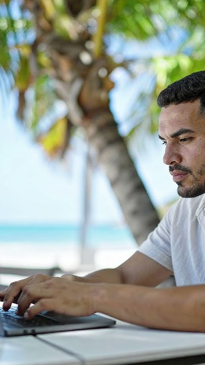 MidasTouch_4444's tweet card. Live that Laptop Life