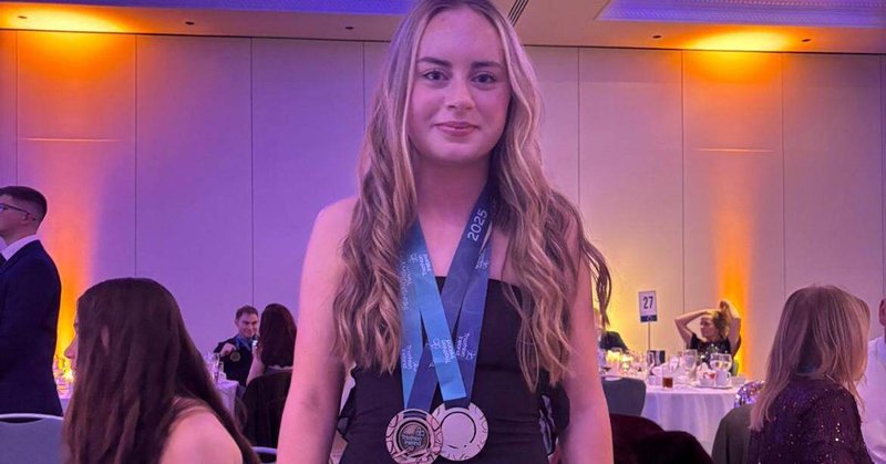 Tweet card summary image