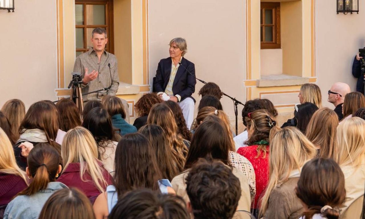 ieArchDesign's tweet card. Carolina Herrera's Creative Director Wes Gordon Inspires IE University Students at IE Creative Campus