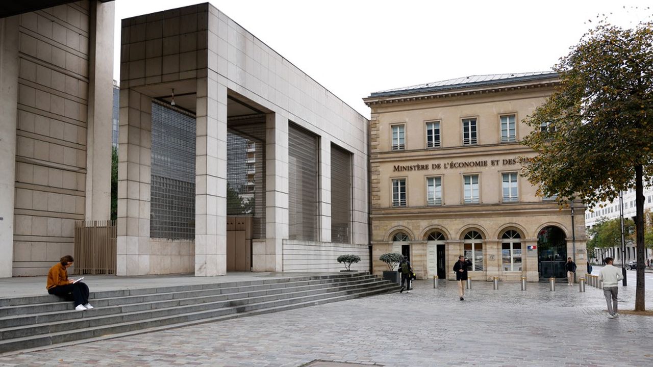 LesEchos's tweet card. Les recettes de TVA en 2025 seront une nouvelle fois très inférieures aux prévisions, grevant les comptes de l'Etat et de la Sécurité sociale. Bercy pointe la fraude et la sous-déclaration des petits...