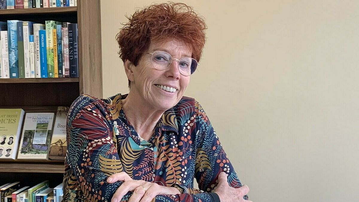 HHmatthijs's tweet card. Ze was directeur van Bibliotheken Noord-Fryslân. Sinds april heeft ze haar eigen boekwinkeltje Polly's Bookshop aan de Ierse zuidkust.