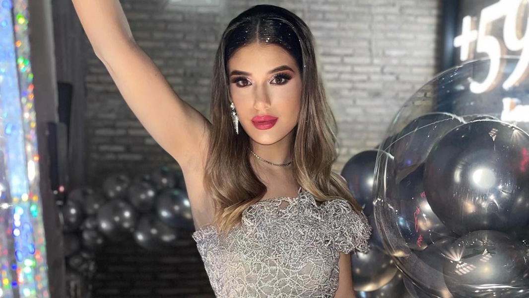 epacompy's tweet card. Si bien no fue una respuesta extensa y sentida, Betha decidió dedicarle unos segundos a aquellos que se dedican a criticarla dejándoles un breve pero picante mensaje desde México…