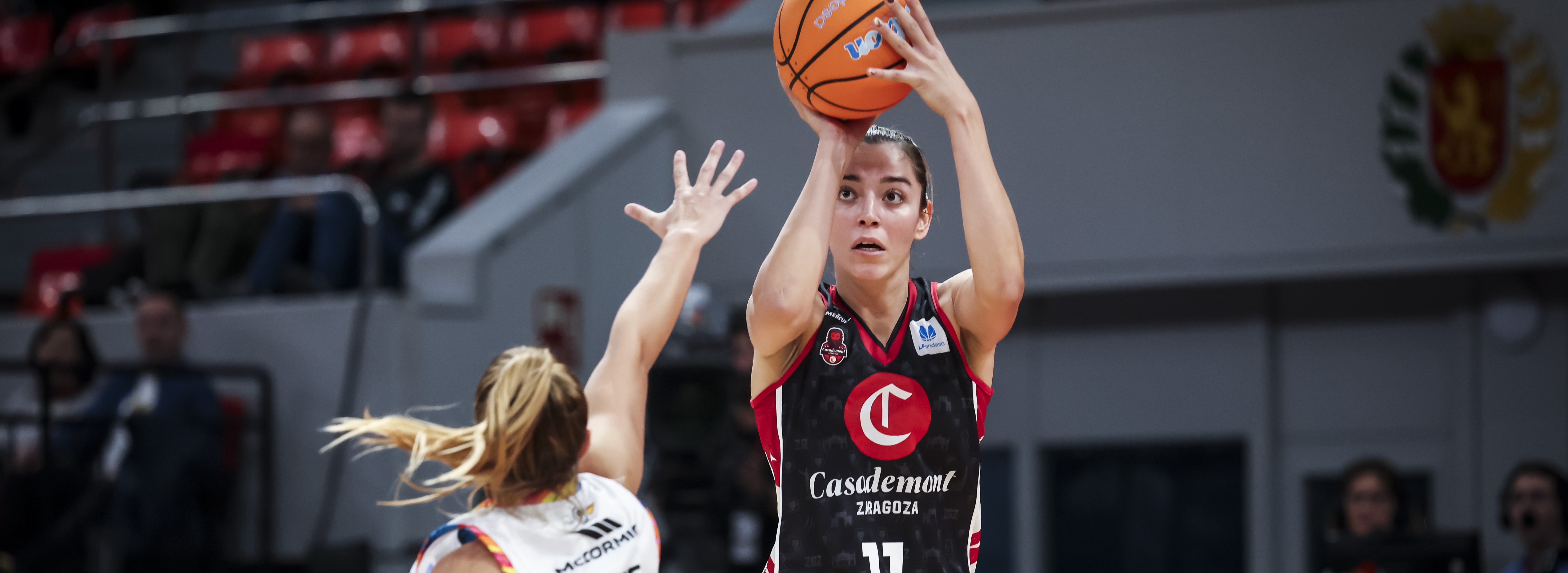 casademontBZ's tweet card.  CASADEMONTZARAGOZA.ES La jugadora de Casademont Zaragoza, Dalma Czukor, ha anunciado su decisión de no competir en el baloncesto profesional tras haber sido madre.