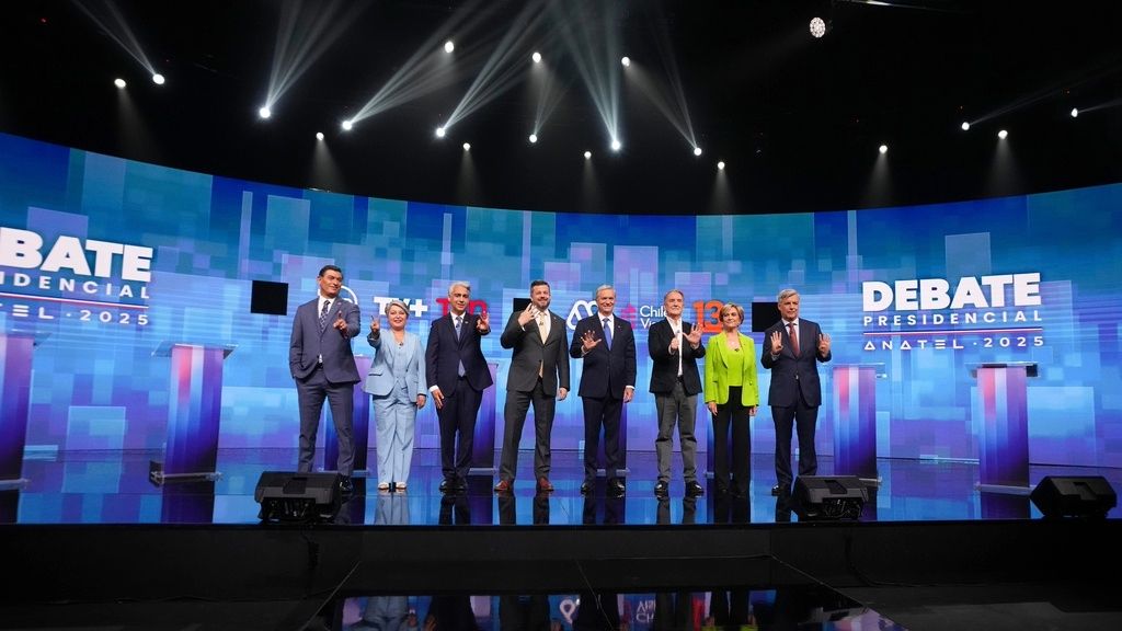 SpecNoticiasNYC's tweet card. Por primera vez el voto será totalmente obligatorio.