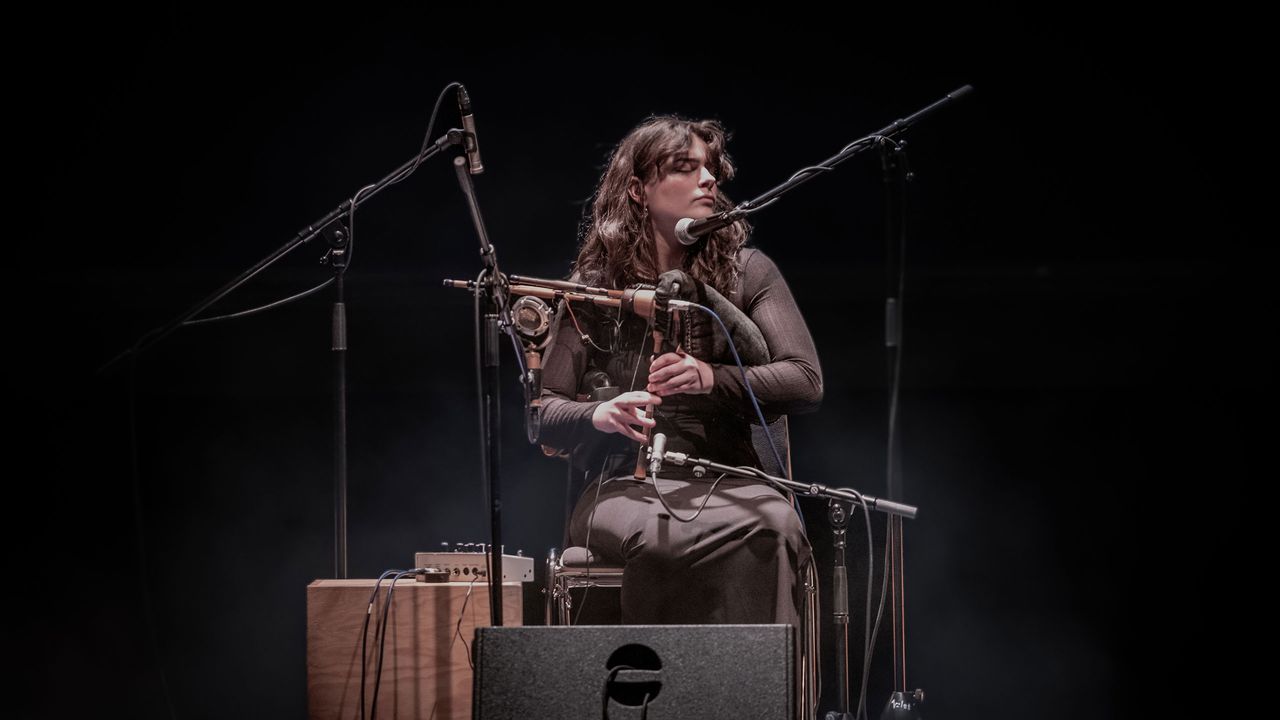 FORCEDEXPOSURE's tweet card. Brìghde Chaimbeul frees her instrument from the confines of kitsch.