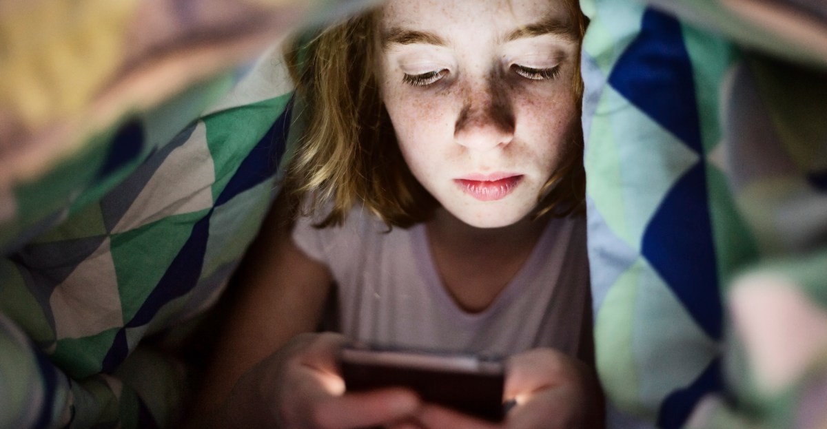 Recode's tweet card. Teens can still click right on through the new screen time limit.