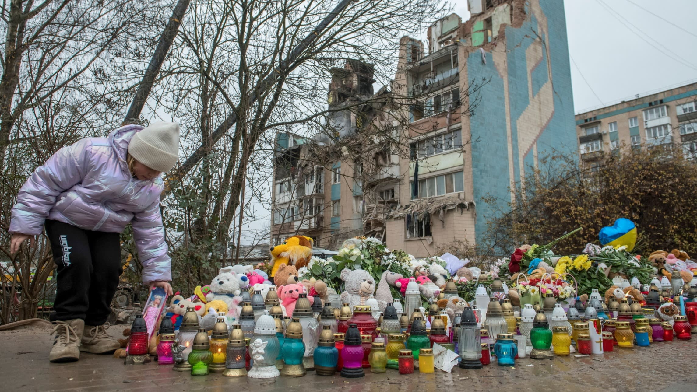 FT's tweet card. Latest Ukraine peace plan presented by the US would be a capitulation to Moscow