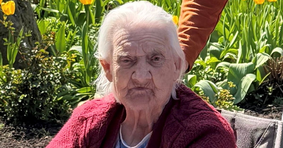 CateMLaw's tweet card. Brenda Miles' niece described the whole situation as 'just plain wrong'