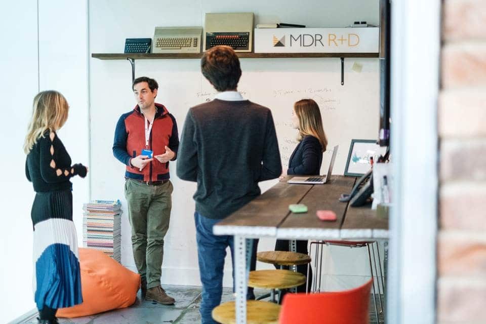 della_legal's tweet card. Della, co-founded by Christophe Frerebeau, uses AI to simplify complex document analysis, providing clear insights into contracts.