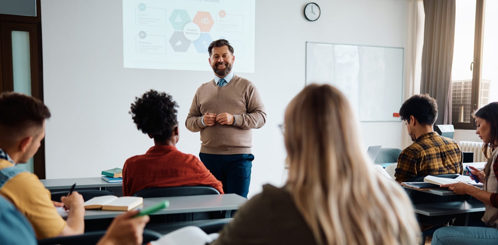 CourseCompareCA's tweet card. How do you earn a top-tier MBA without stepping away from your career – or your life?For thousands of working professionals in Canada, the answer is a part-time MBA. These flexible programs, offered...