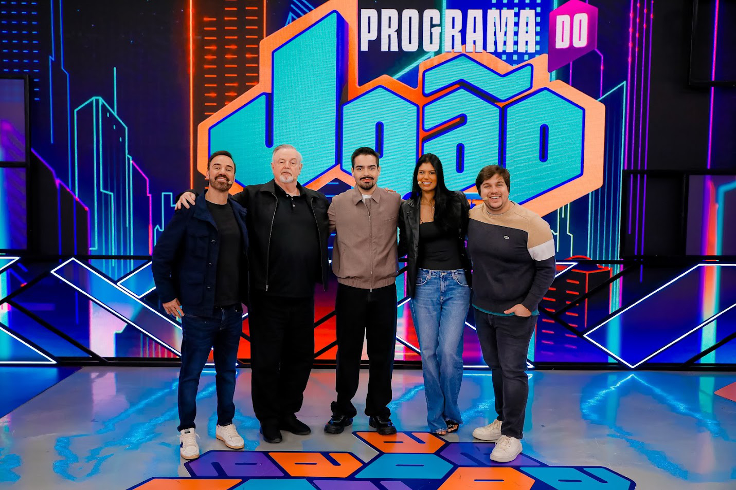 SbtChamadasPlus's tweet card. Programa do João estreia o irreverente “Terapia de Boteco” em noite de humor e confronto de gerações