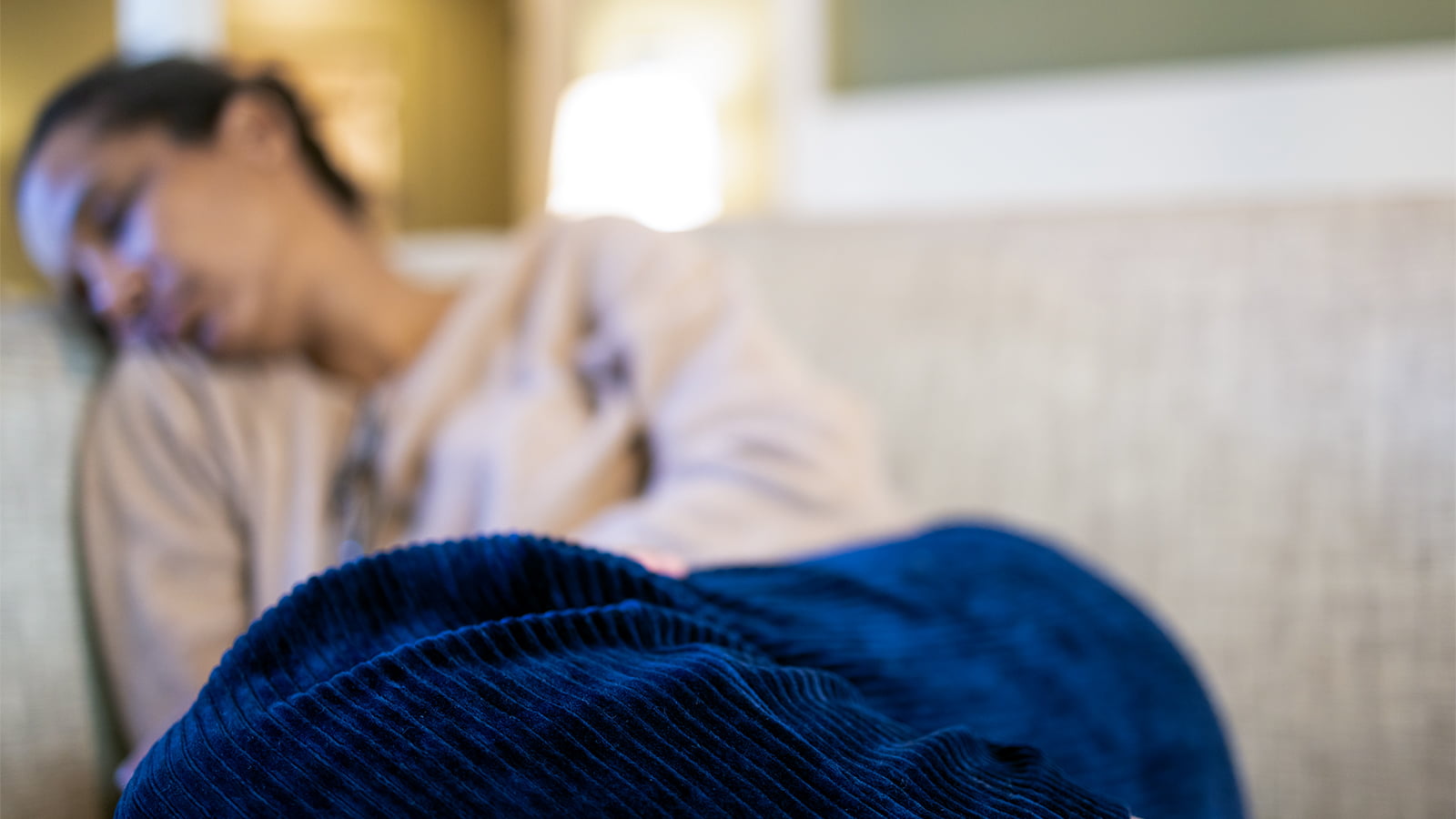 PlzSolveCFS's tweet card. U of A research published in Cell Reports Medicine reveals the underlying mechanisms that explain why women are three times more likely than men to have severe long COVID.