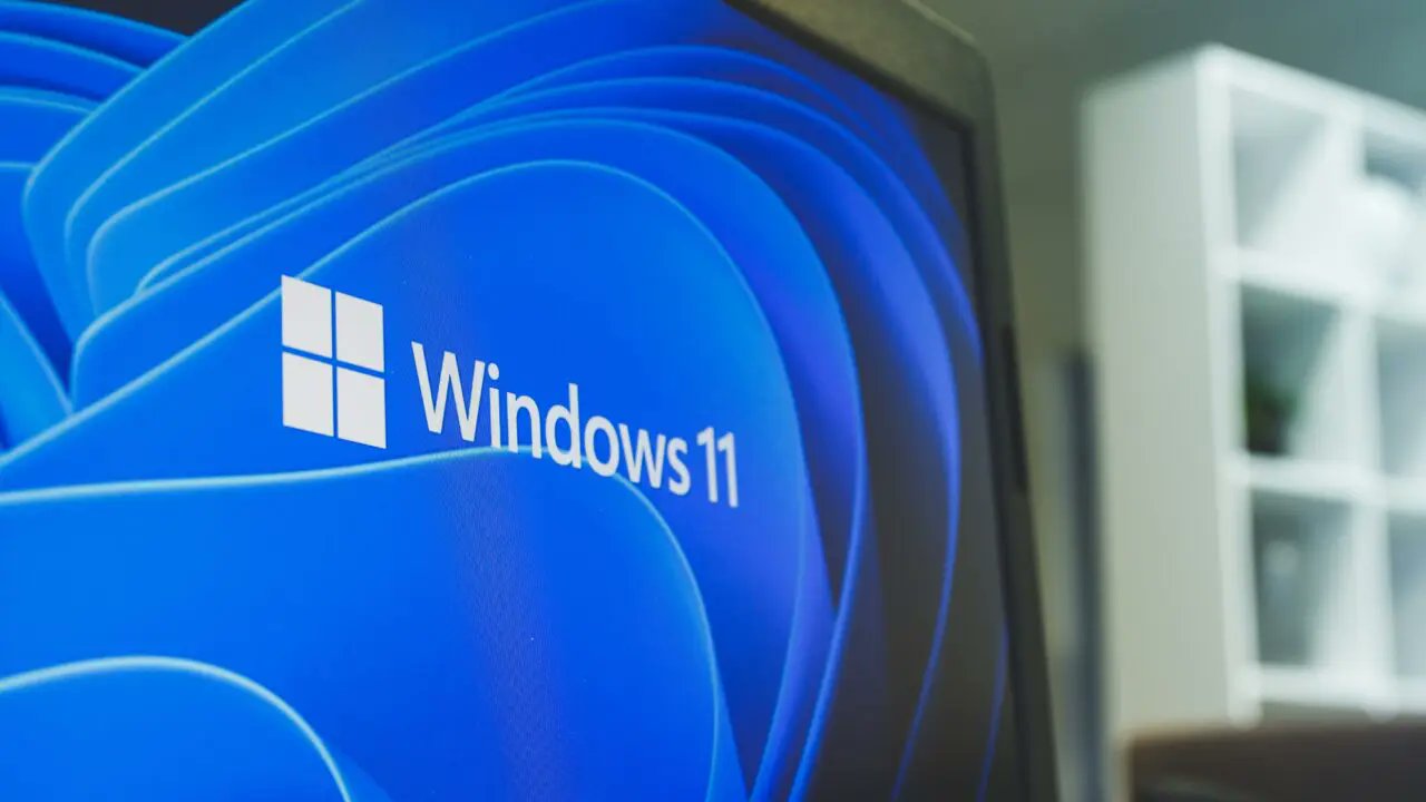 PHD2468's tweet card. Windows-gebruikers die hun schijven versleutelen met BitLocker moeten goed opletten. Recente updates kunnen namelijk voor ernstige problemen zorgen.