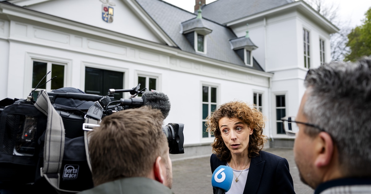 CeesCees72's tweet card. Grote bedrijven krijgen voorlopig iets meer tijd en lucht om duurzamer te worden. Stroomprijssubsidies worden verlengd, de geplande plastictaks gaat niet door. Maar bedrijven die hun lease-wagenpark...