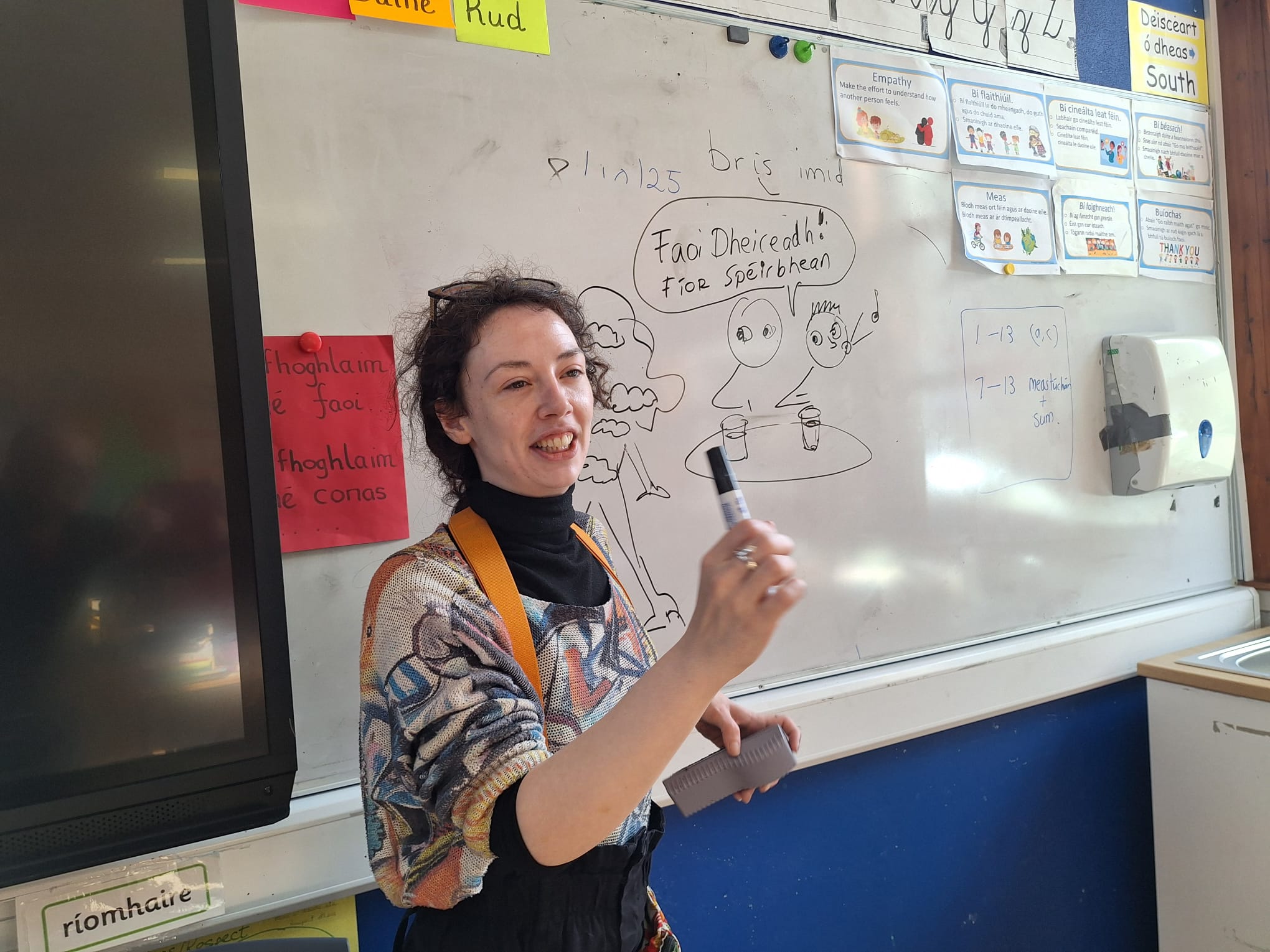 AnEachreidh's tweet card.   Bhí an-craic i gColáiste Baile Chláir agus i Scoil Náisiúnta Eanach Dhúin araon ar maidin nuair a thug ceann de na cartúnaithe is mó le rá in Éirinn, Caoimhe […]